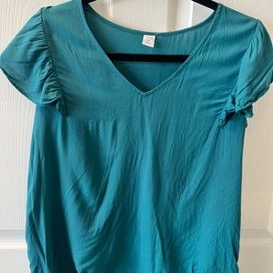 Old Navy flutter sleeve summer blouse